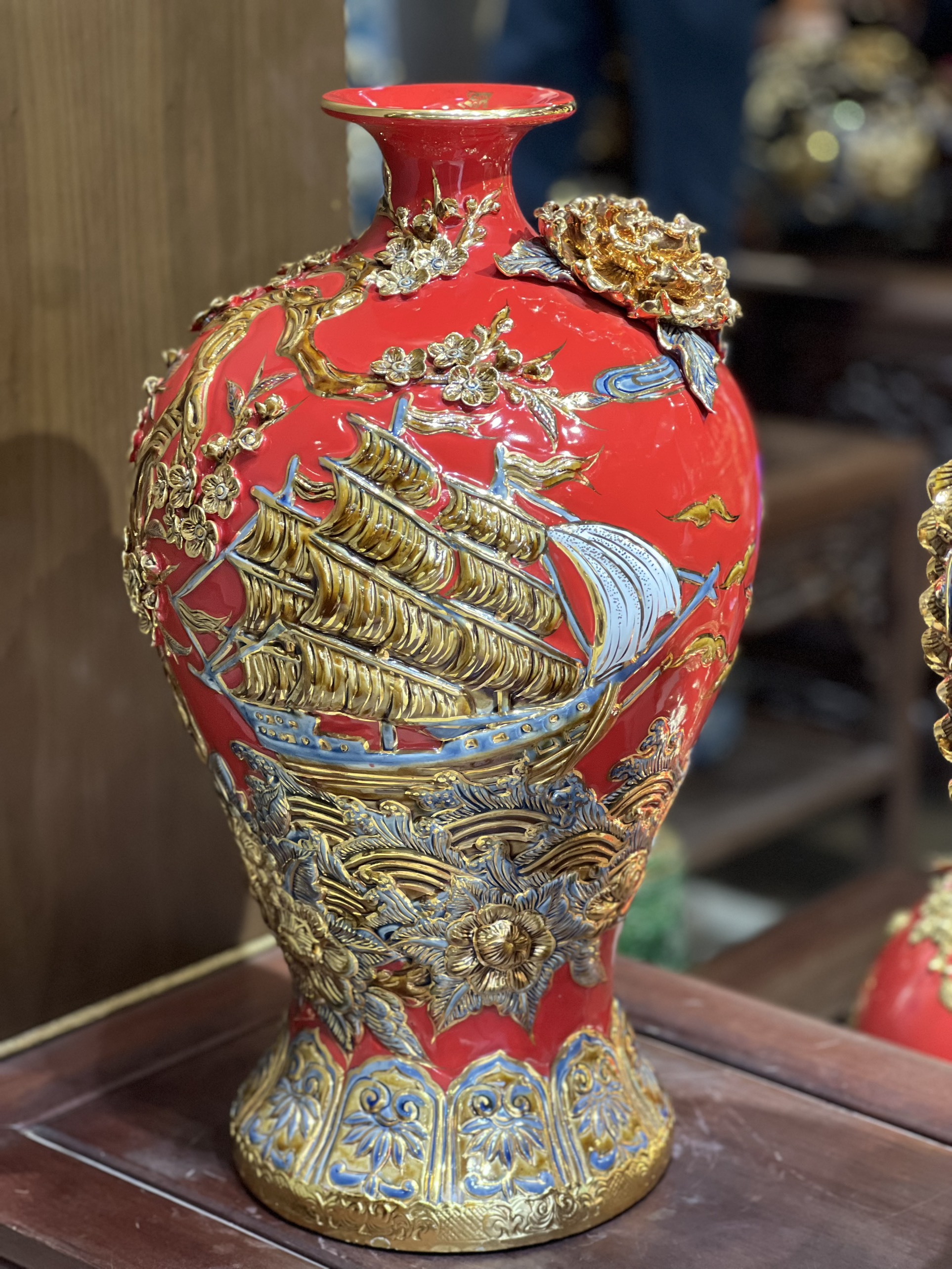 Mai bình tài lộc men đỏ 